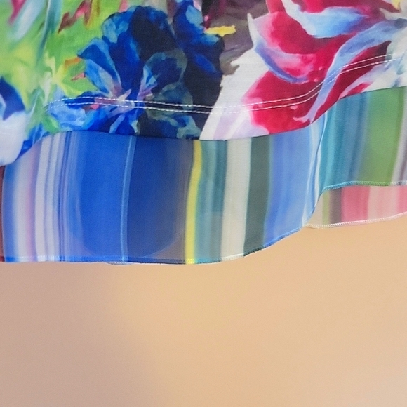 Christopher & Banks Colorful Floral Women's Top - Picture 4 of 7